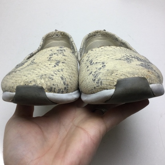 Cole Haan StudioGrand Snake Print Perforated Nubuck Toggle Back Sneaker Size 9 - Picture 7 of 11